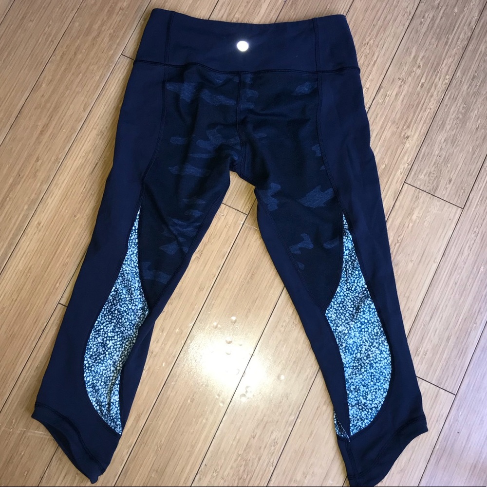 Lululemon Capri Blue Camo Pebble Inkwell Print